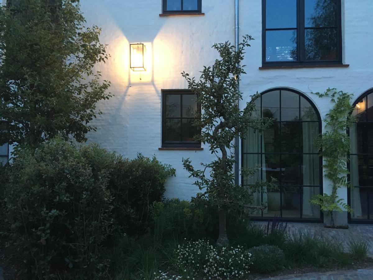 The Herring'S Residence - Stylish Private Cottage With Breakfast In Historic Center - Adults-Only Μπριζ Εξωτερικό φωτογραφία